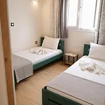 度假居 Logaki House