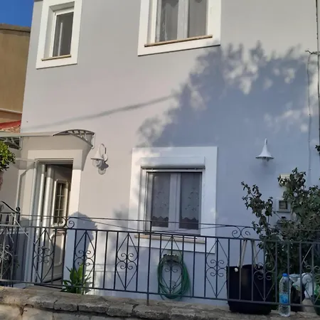 بيت للعطل Logaki House
