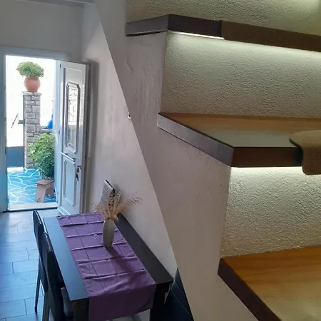 Logaki House *