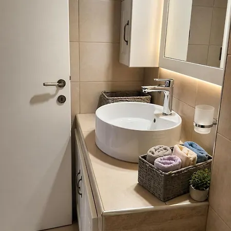 Logaki House بيت للعطل