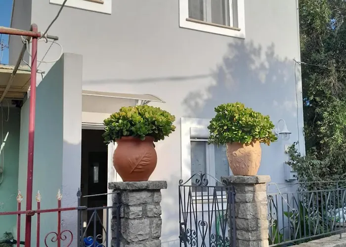 Logaki House *